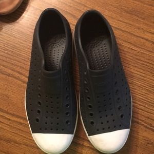 Native shoes size 7